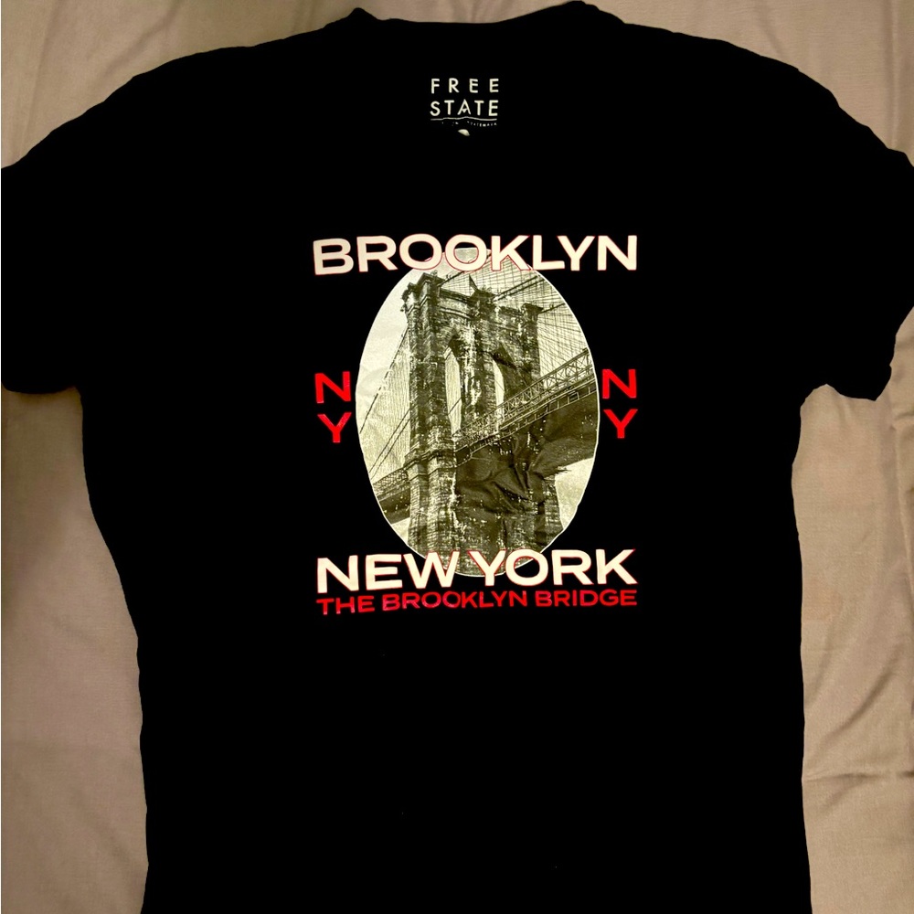 Aeropostale - Brooklyn Bridge Graphic Tee
